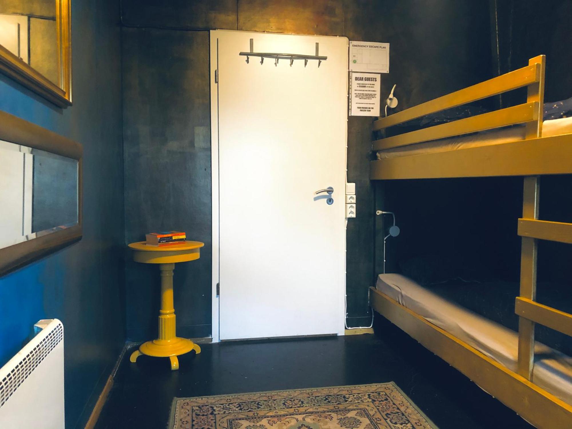 The Freezer Hostel & Culture Center เฮลลิสซานดัวร์ ห้อง รูปภาพ